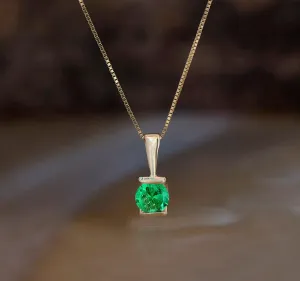 0.50 ct emerald pendant necklace gold