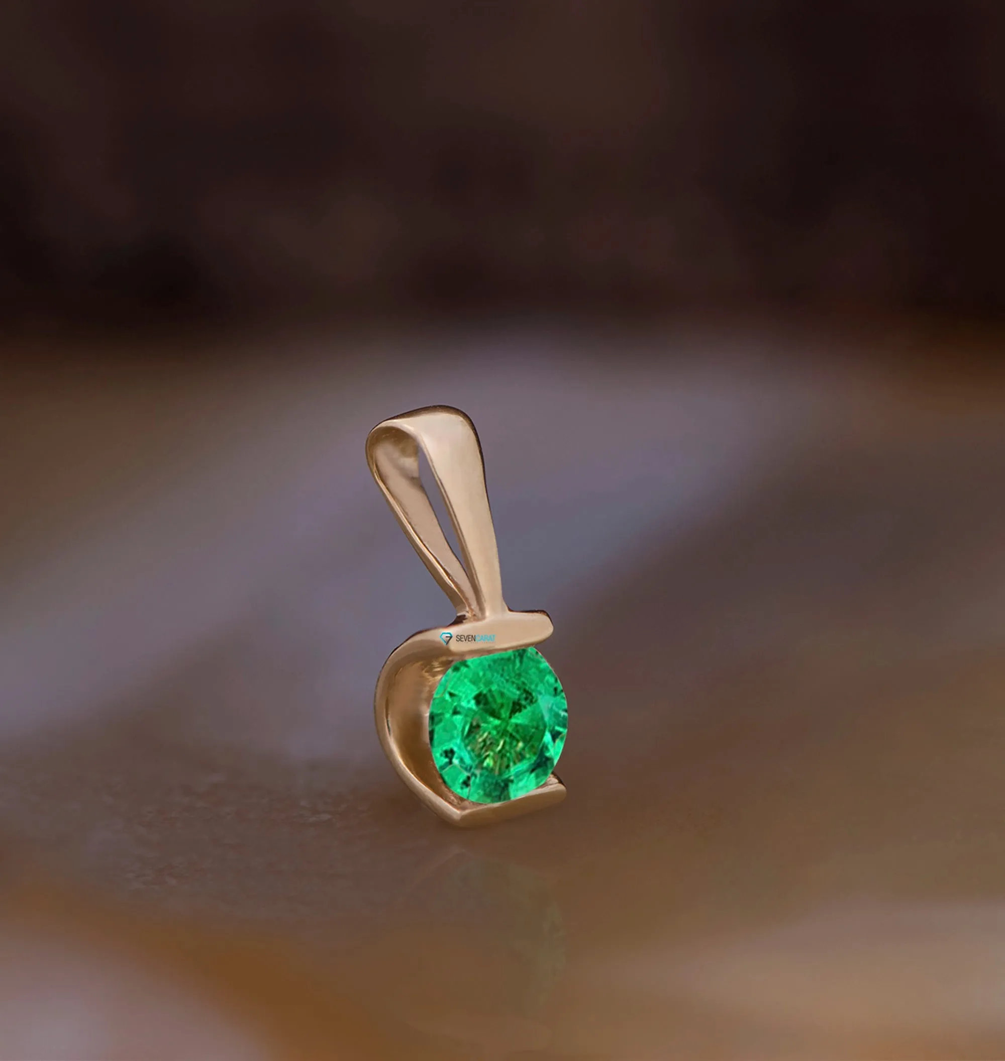 0.50 ct emerald pendant necklace gold
