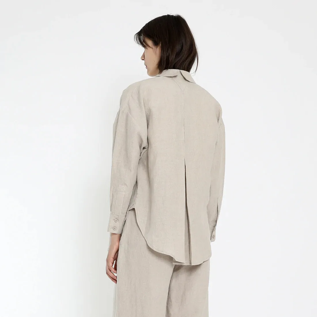 7115 by Szeki Oatmeal Linen Spring Dolman Shirt