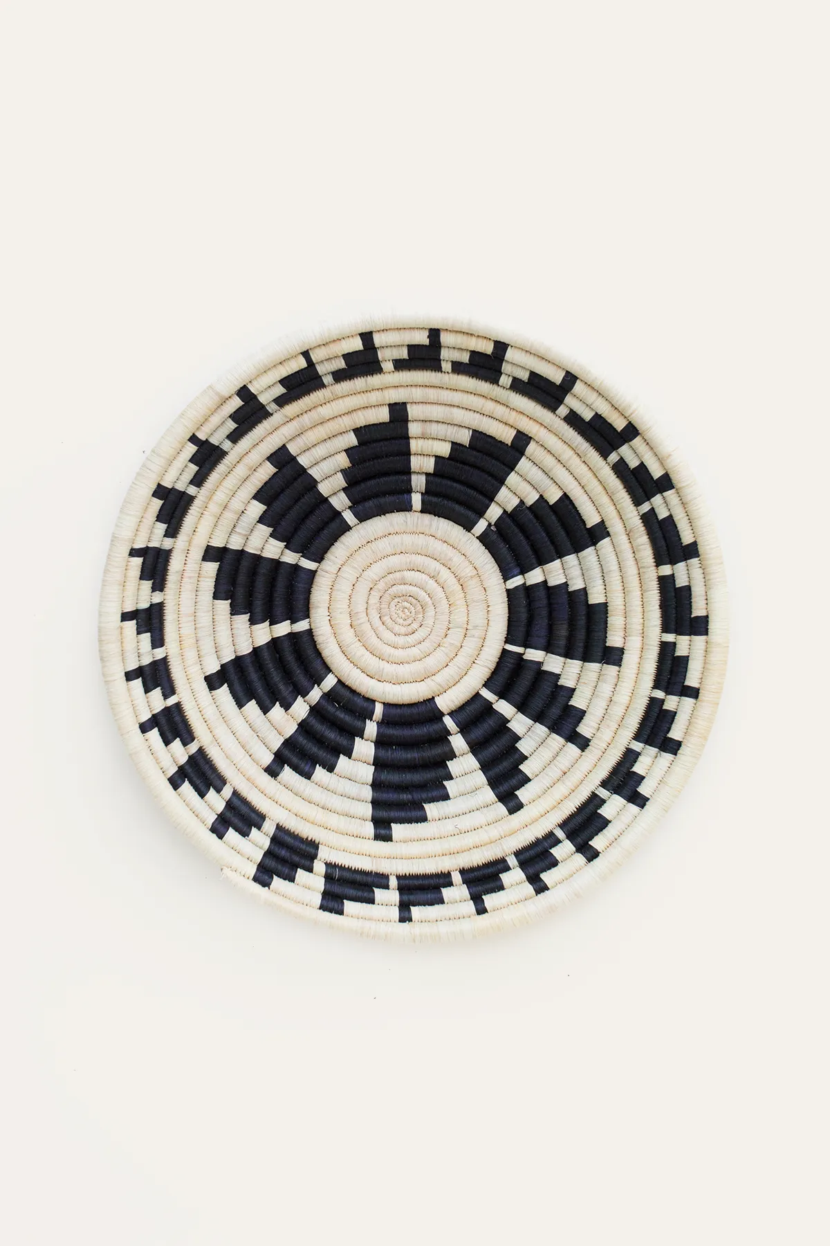 Burst Raffia Plateau