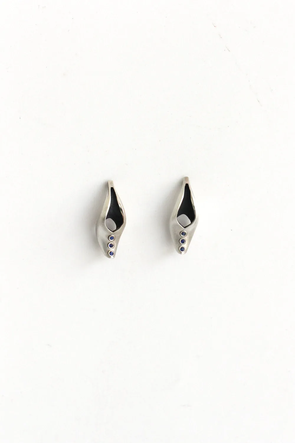 Lady Love & Sapphire Earrings