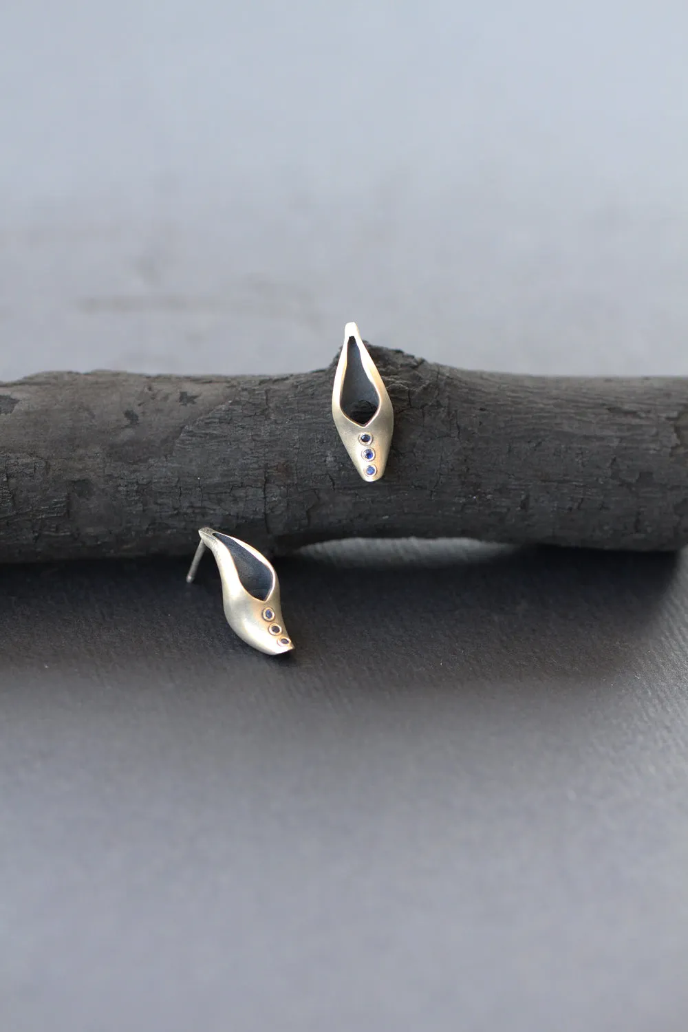 Lady Love & Sapphire Earrings