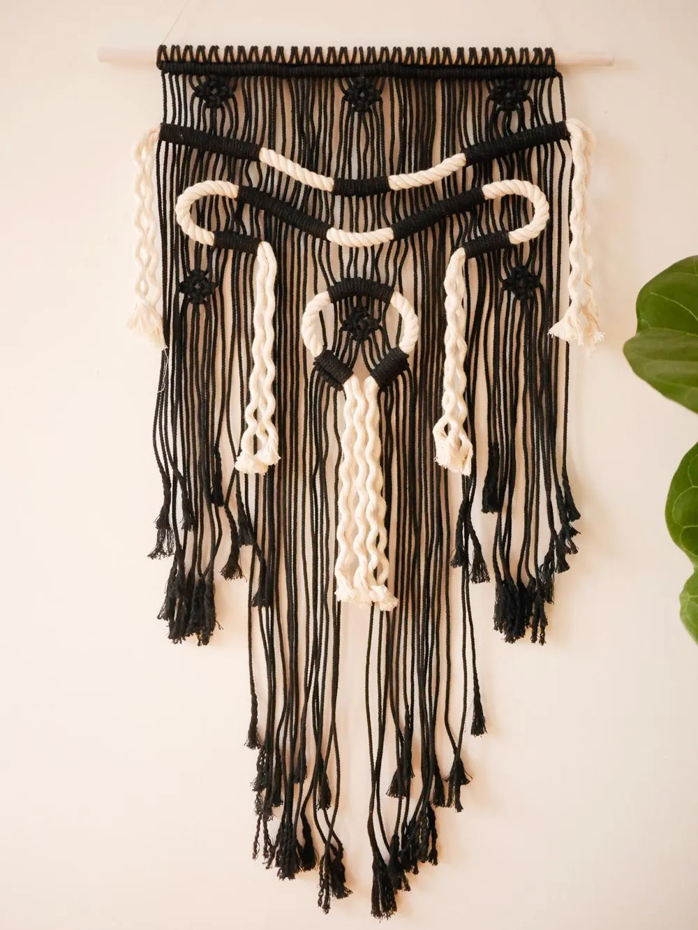 Macramé wall hanging, "Efra"