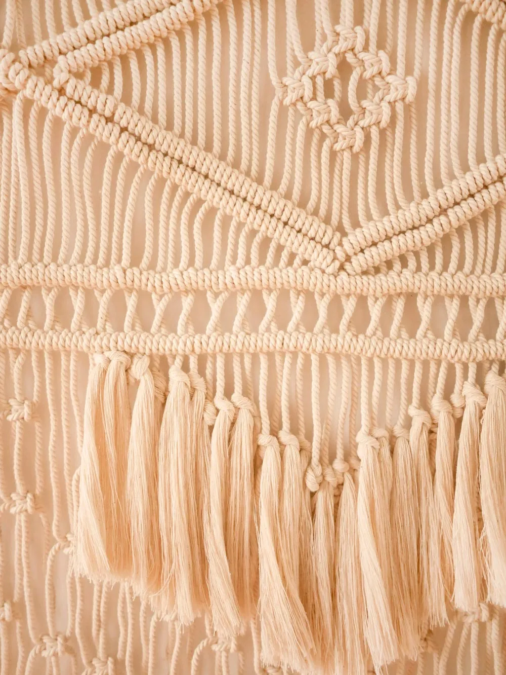 Macramé wall hanging, "Frida"