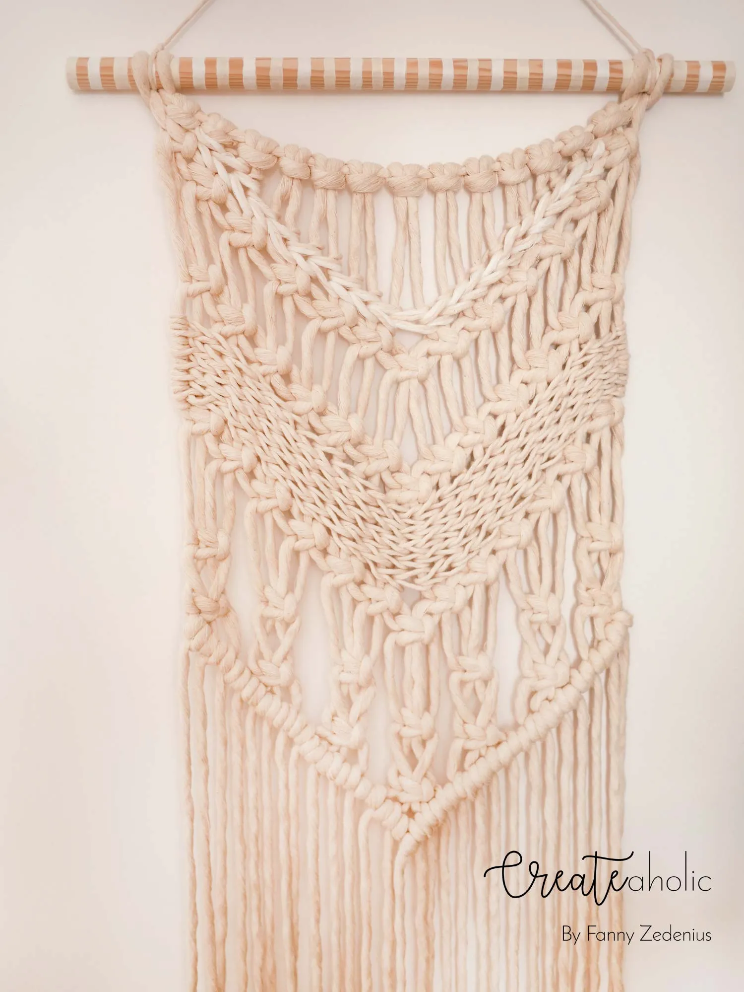Macramé wallhanging, no. 1 of "The Beige Sisters"