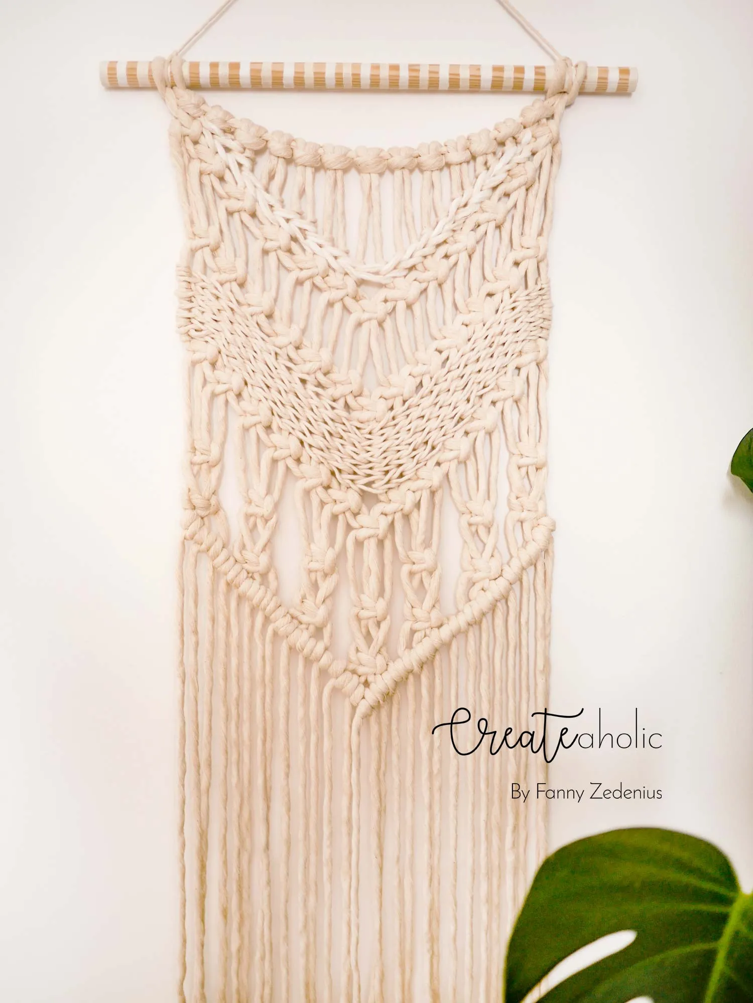 Macramé wallhanging, no. 1 of "The Beige Sisters"