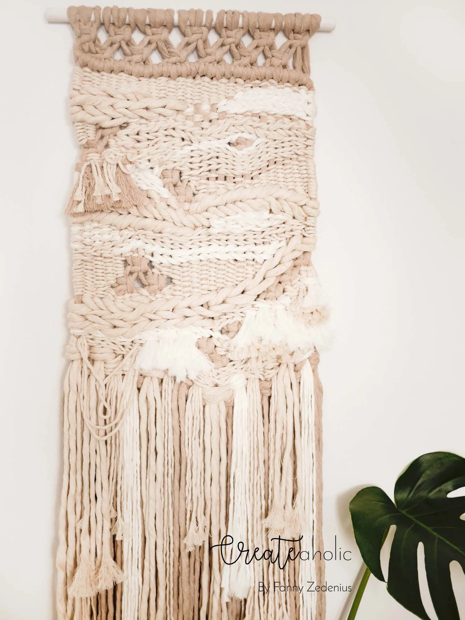 Macramé wallhanging, no. 4 of "The Beige Sisters"