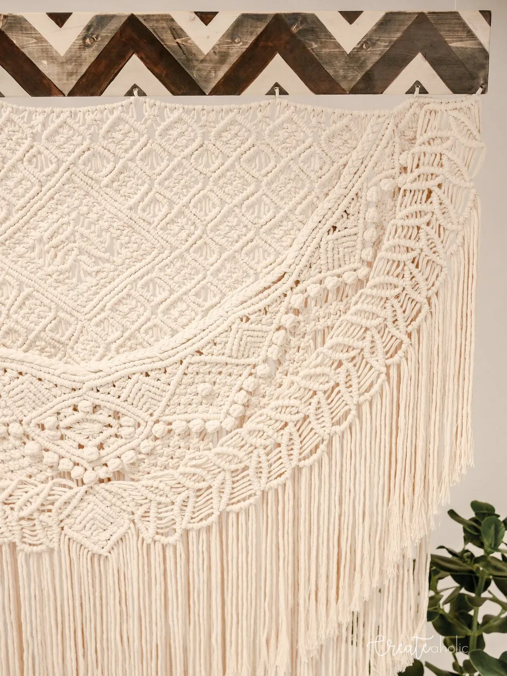 Macramé wallhanging, "Mountain Vines"