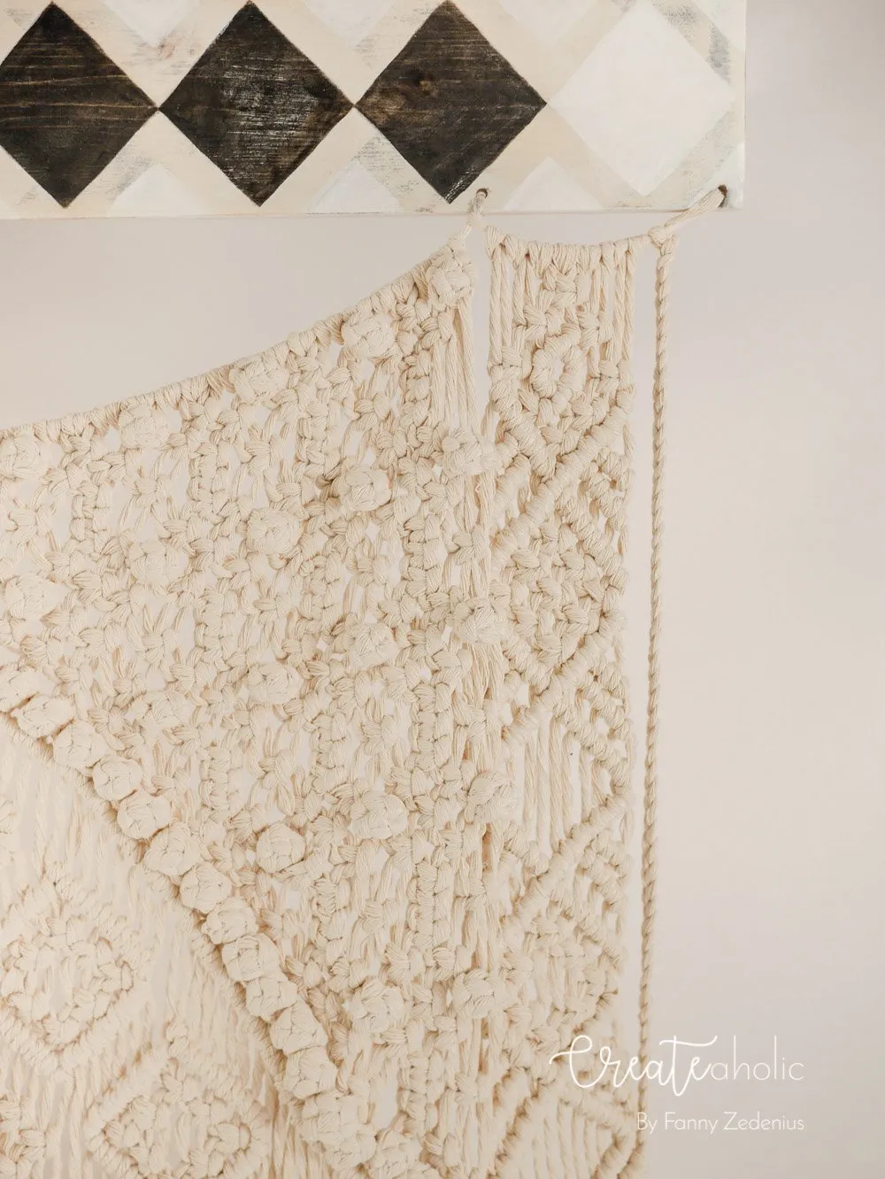 Macramé wallhanging, "Snowflakes"