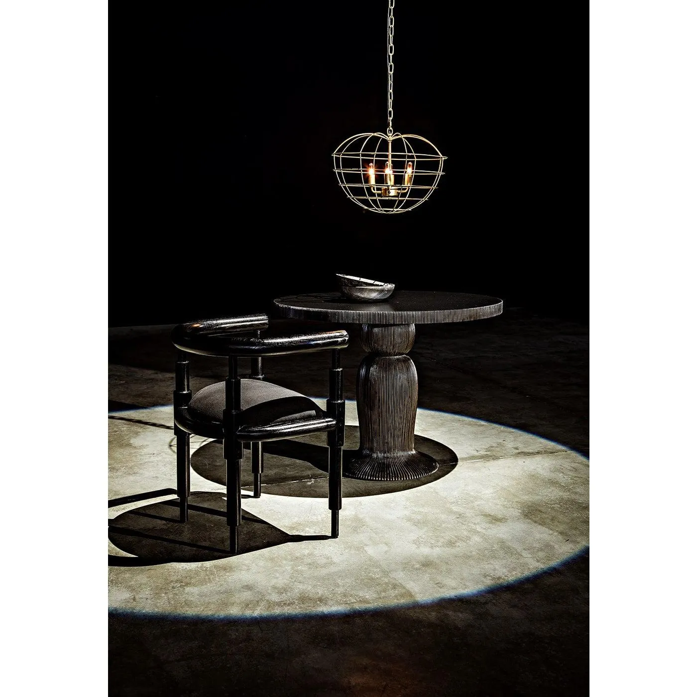 Mo Pendant, Metal with Brass Finish