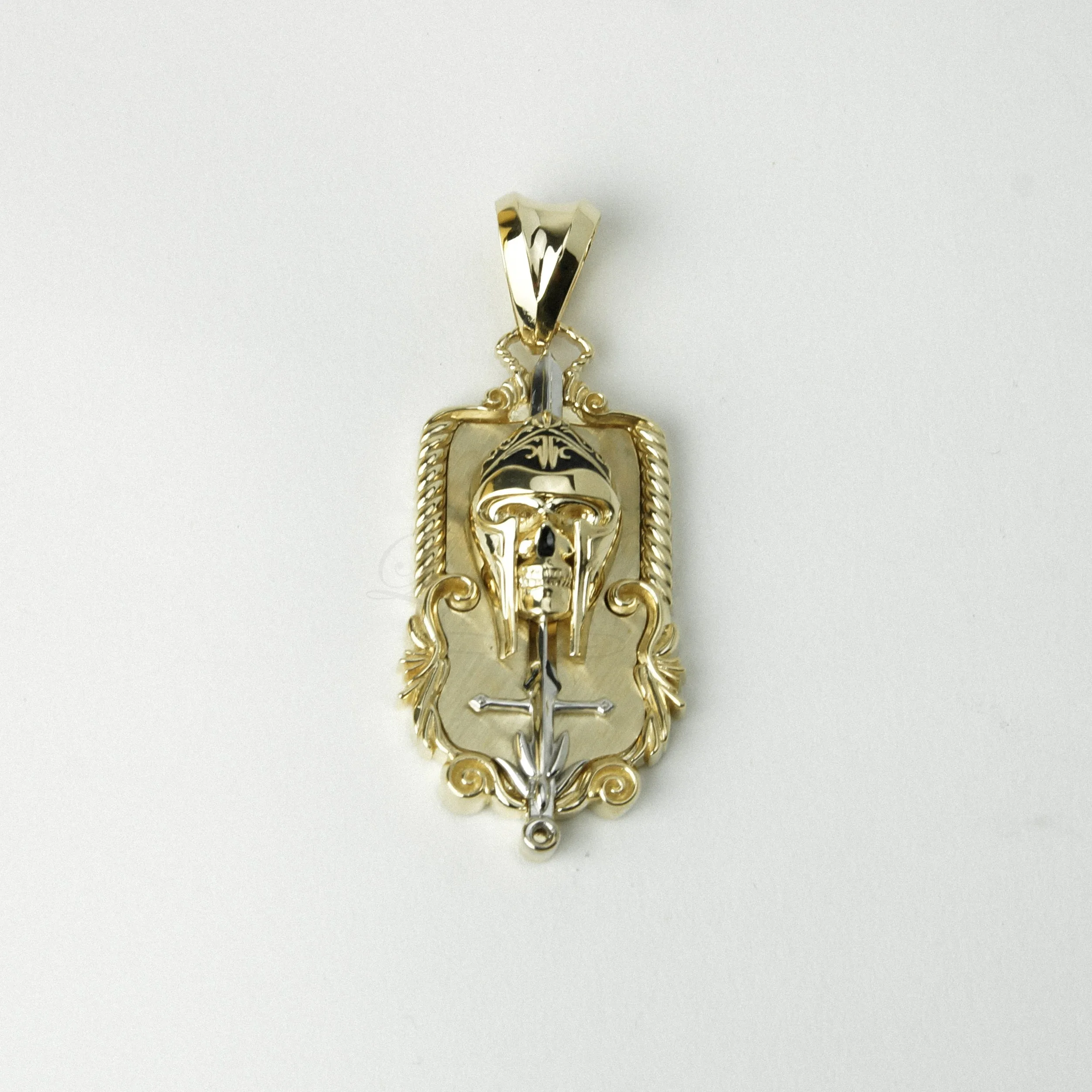 Skull warrior Pendant in 14K Gold