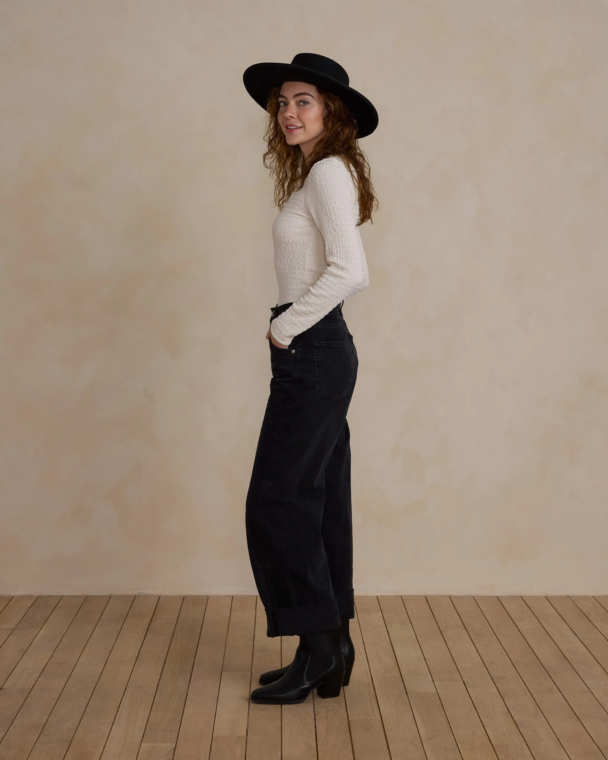 The Textured Long Sleeve Tee by Rylee   Cru - Ivory