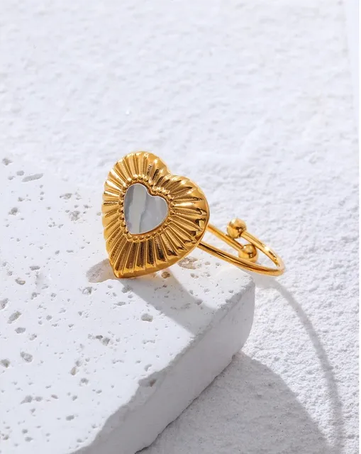 Vintage Gold-Plated Heart with Natural White Shell Ring